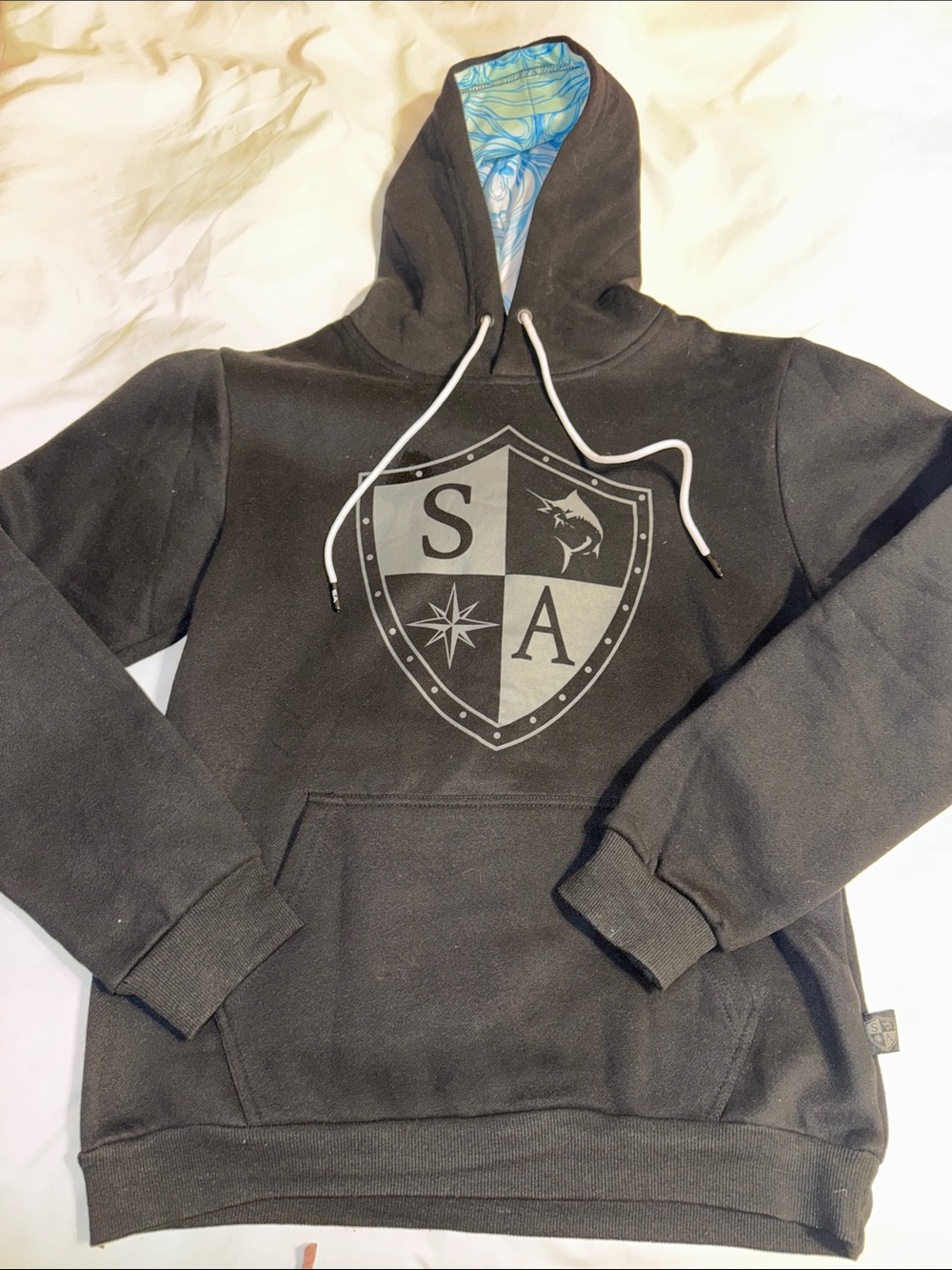 Black Shield Graphic Hooded Pullover Sweatshirt